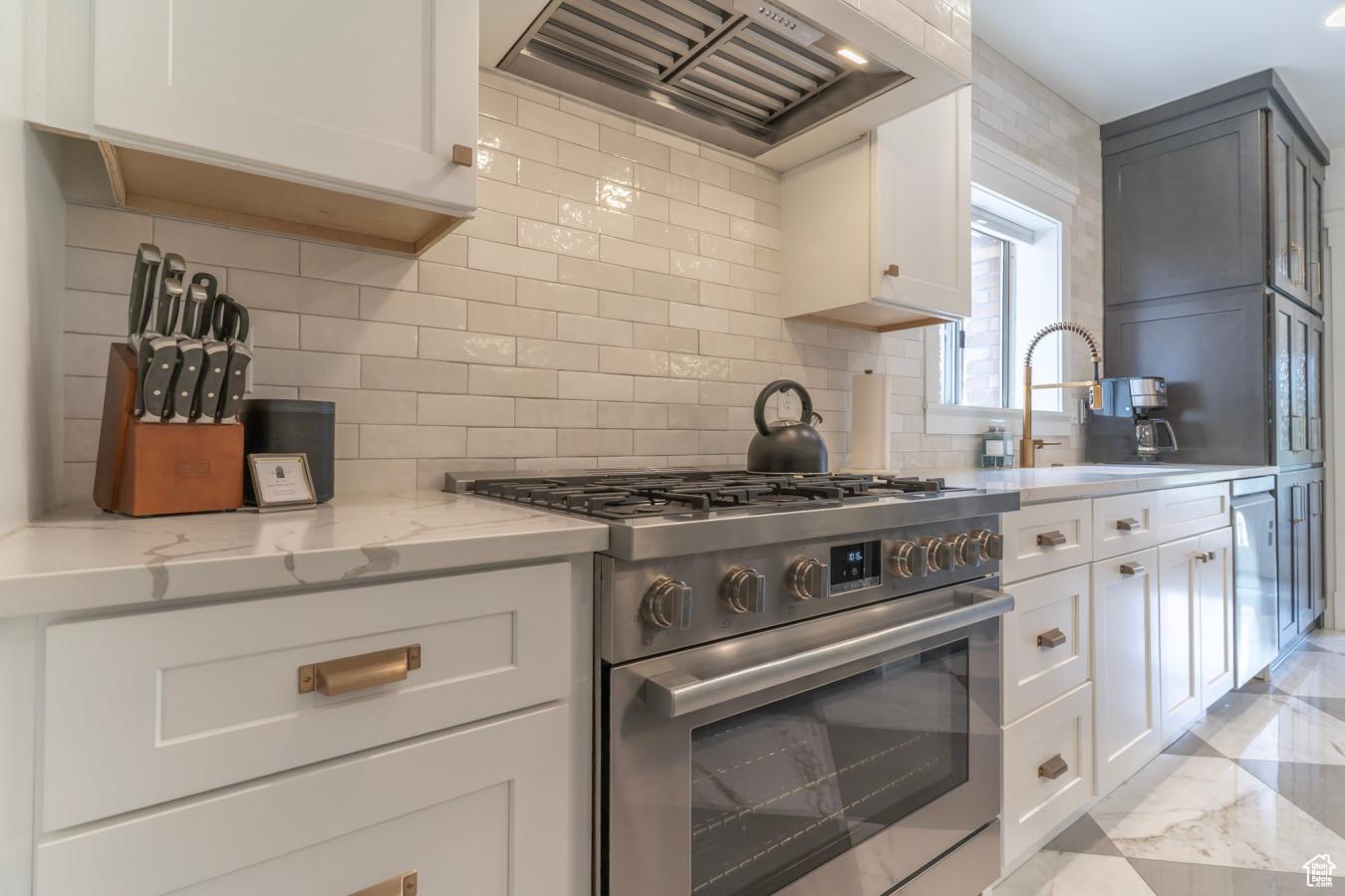 Salt Lake City, Utah, 84103, United States, 6 Bedrooms Bedrooms, ,5 BathroomsBathrooms,Residential,For Sale,1919245