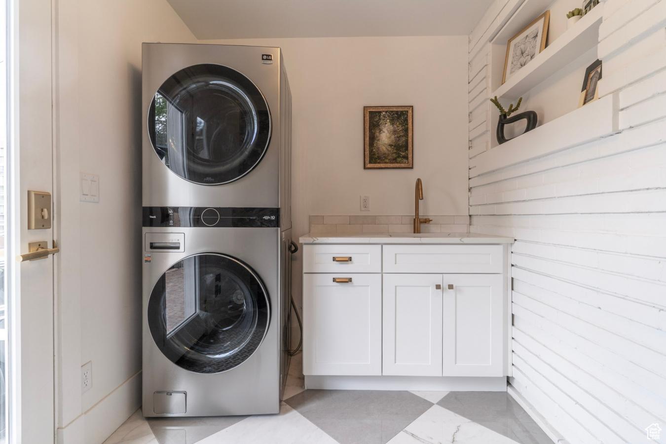 Salt Lake City, Utah, 84103, United States, 6 Bedrooms Bedrooms, ,5 BathroomsBathrooms,Residential,For Sale,1919245