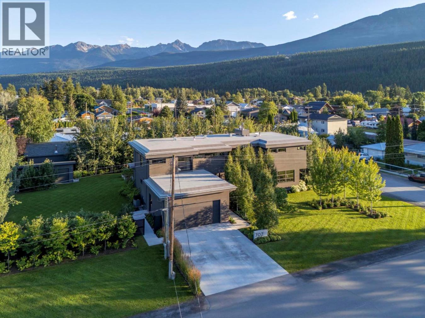 Golden, BC, V0A1H0, Canada, 5 Bedrooms Bedrooms, ,3 BathroomsBathrooms,Residential,For Sale,1920175