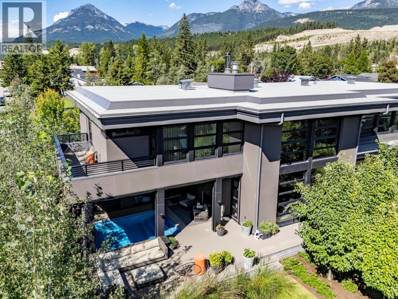 Golden, BC, V0A1H0, Canada, 5 Bedrooms Bedrooms, ,3 BathroomsBathrooms,Residential,For Sale,1920175