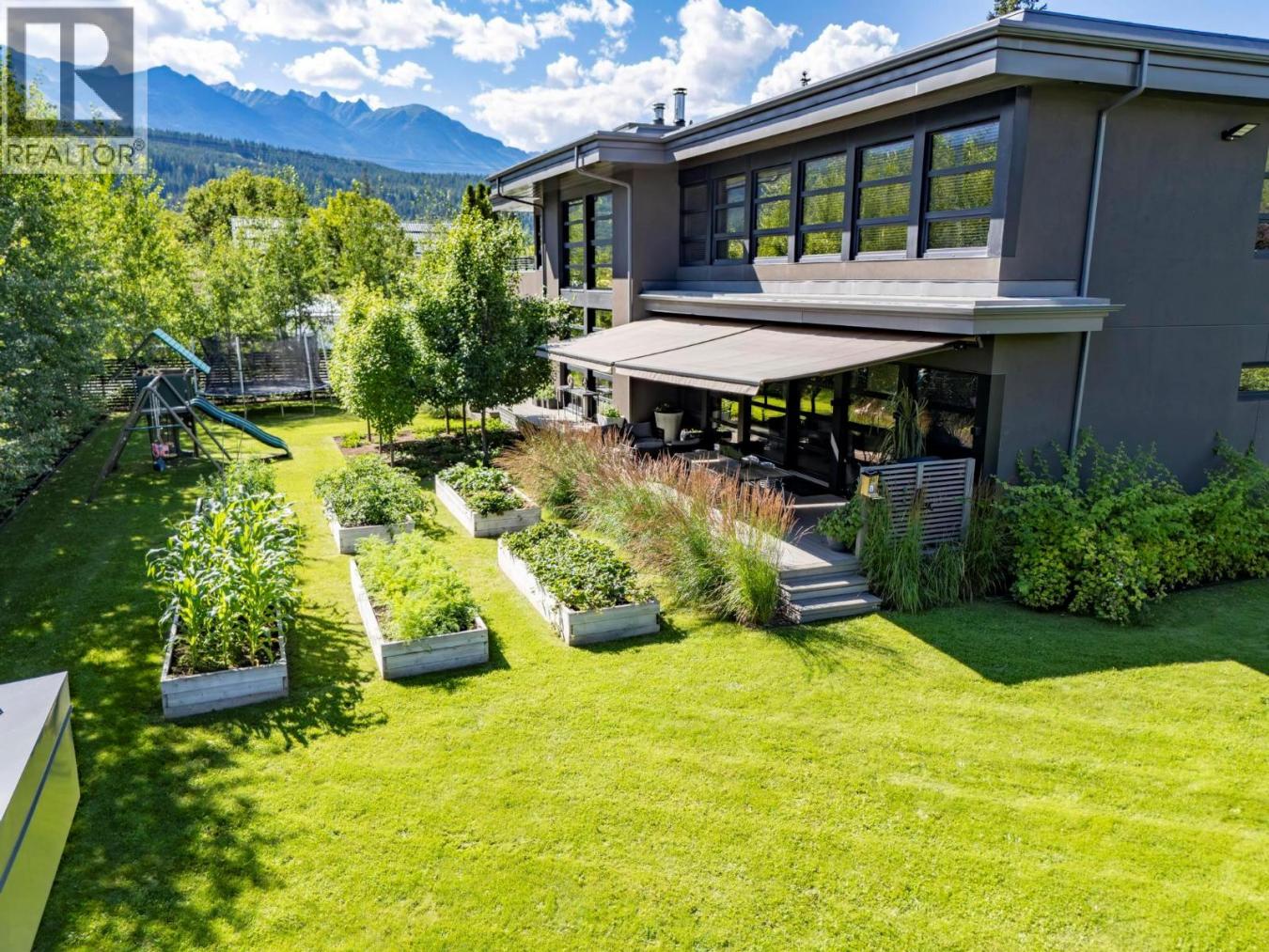 Golden, BC, V0A1H0, Canada, 5 Bedrooms Bedrooms, ,3 BathroomsBathrooms,Residential,For Sale,1920175