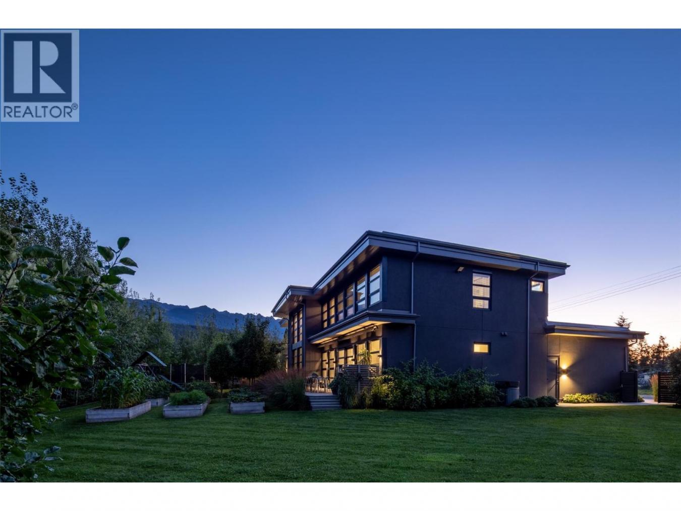 Golden, BC, V0A1H0, Canada, 5 Bedrooms Bedrooms, ,3 BathroomsBathrooms,Residential,For Sale,1920175