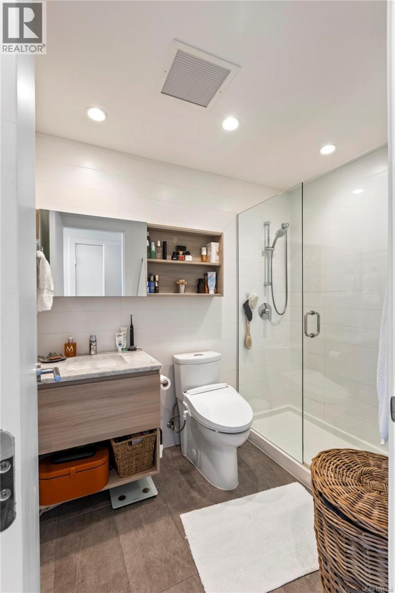 Victoria, BC, V9A0H1, Canada, 2 Bedrooms Bedrooms, ,2 BathroomsBathrooms,Residential,For Sale,1920173