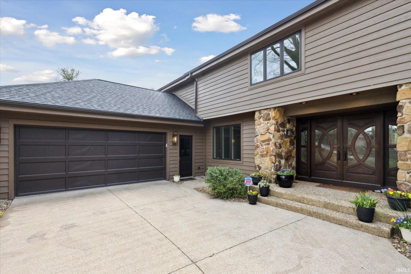 Elkhart, Indiana, 46514-4632, United States, 4 Bedrooms Bedrooms, ,4 BathroomsBathrooms,Residential,For Sale,1922227