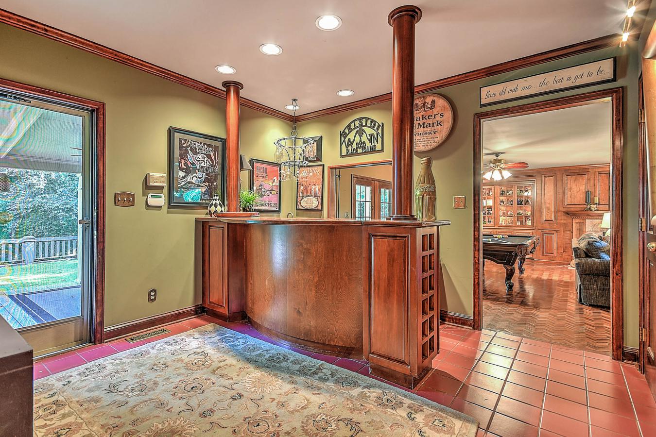 Bristol, Virginia, 24201, United States, 4 Bedrooms Bedrooms, ,3 BathroomsBathrooms,Residential,For Sale,1936039