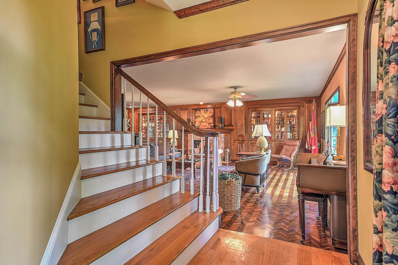 Bristol, Virginia, 24201, United States, 4 Bedrooms Bedrooms, ,3 BathroomsBathrooms,Residential,For Sale,1936039