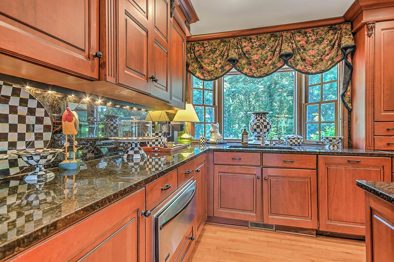 Bristol, Virginia, 24201, United States, 4 Bedrooms Bedrooms, ,3 BathroomsBathrooms,Residential,For Sale,1936039