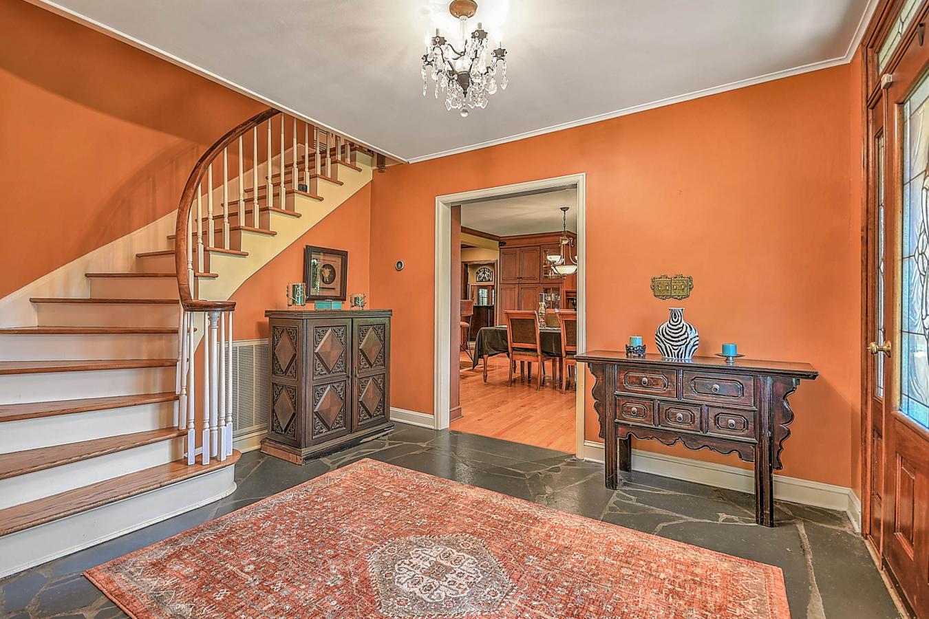 Bristol, Virginia, 24201, United States, 4 Bedrooms Bedrooms, ,3 BathroomsBathrooms,Residential,For Sale,1936039