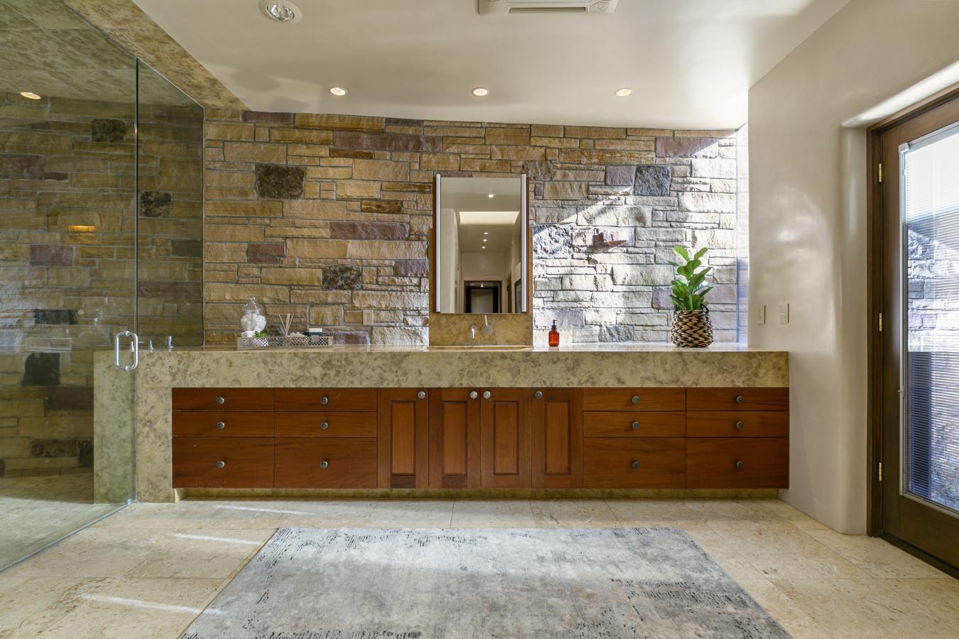 Santa Fe, New Mexico, 87501, United States, 4 Bedrooms Bedrooms, ,6 BathroomsBathrooms,Residential,For Sale,1920169