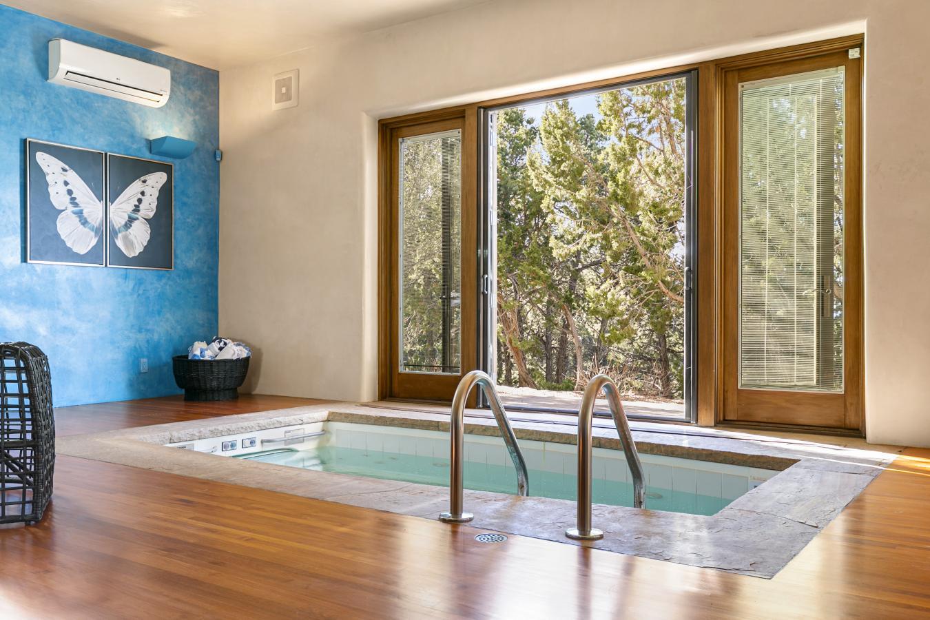 Santa Fe, New Mexico, 87501, United States, 4 Bedrooms Bedrooms, ,6 BathroomsBathrooms,Residential,For Sale,1920169