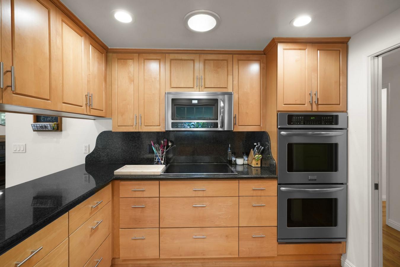 Newbury Park CA, Ventura, 91230, United States, 3 Bedrooms Bedrooms, ,2 BathroomsBathrooms,Residential,For Sale,1922220