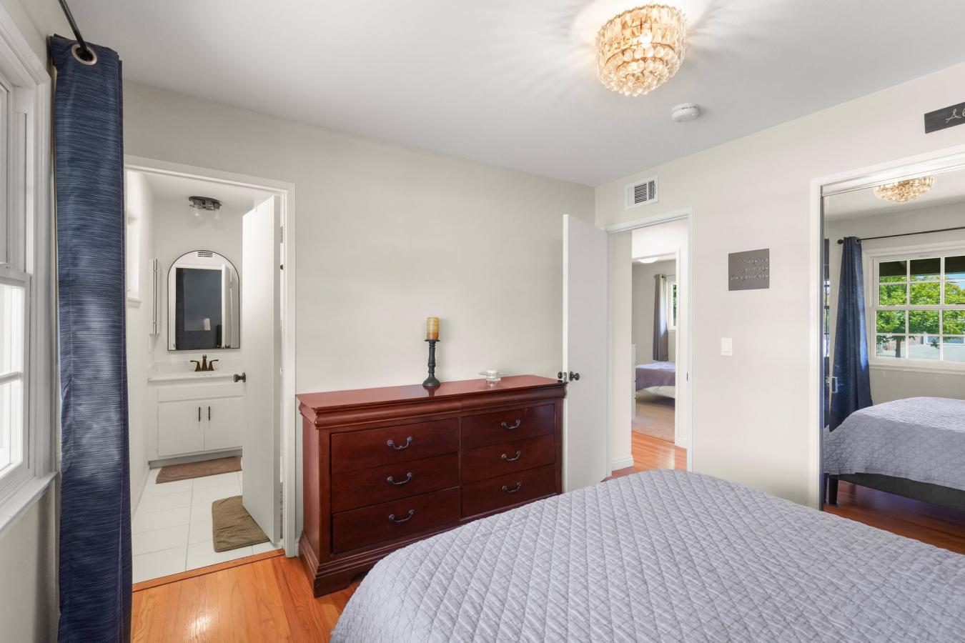 Newbury Park CA, Ventura, 91230, United States, 3 Bedrooms Bedrooms, ,2 BathroomsBathrooms,Residential,For Sale,1922220