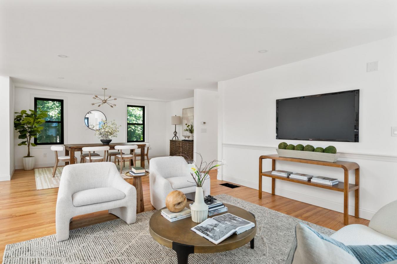 Wellesley, Norfolk, 02481, United States, 5 Bedrooms Bedrooms, ,4 BathroomsBathrooms,Residential,For Sale,1929355