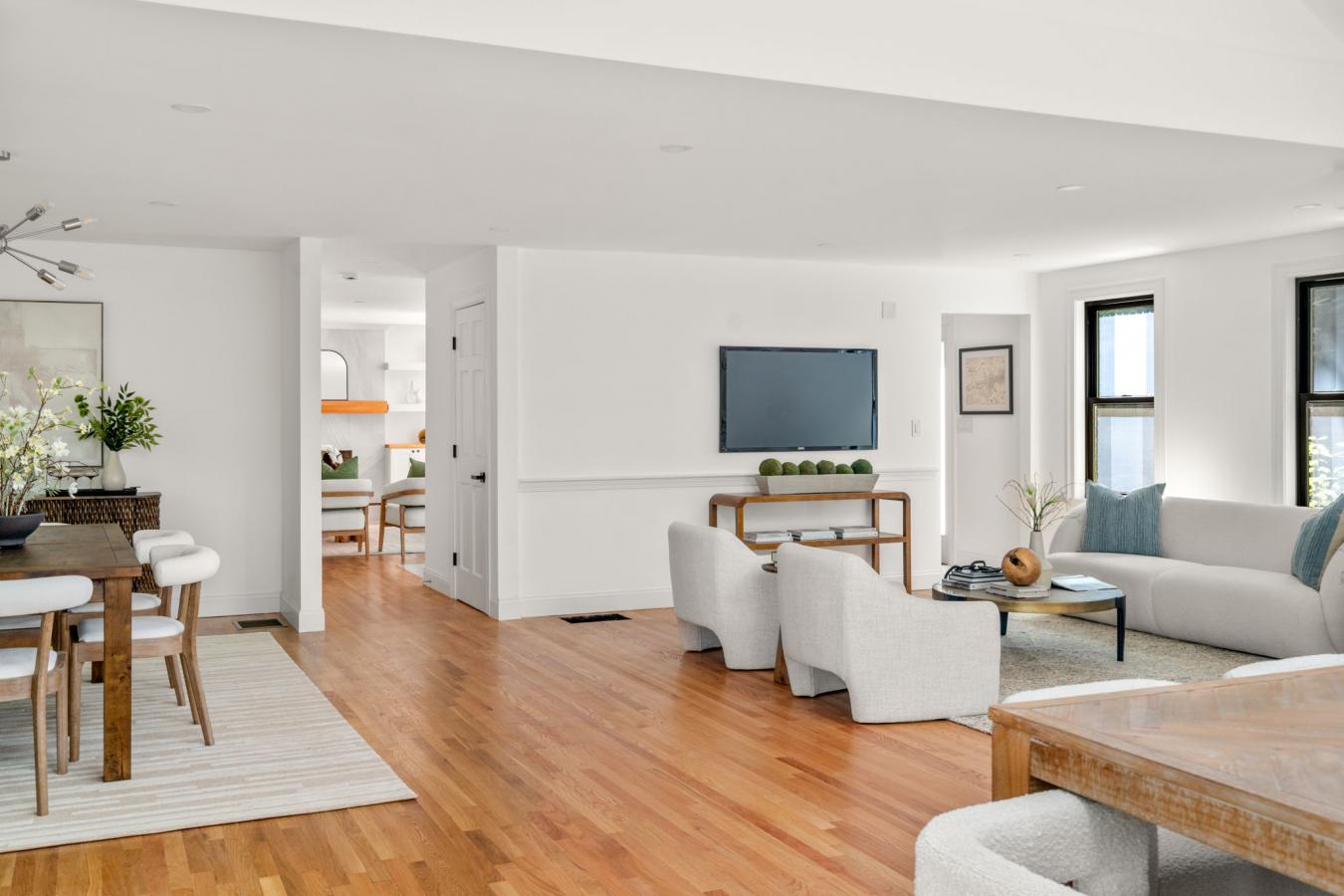 Wellesley, Norfolk, 02481, United States, 5 Bedrooms Bedrooms, ,4 BathroomsBathrooms,Residential,For Sale,1929355