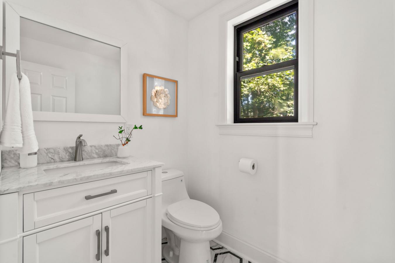 Wellesley, Norfolk, 02481, United States, 5 Bedrooms Bedrooms, ,4 BathroomsBathrooms,Residential,For Sale,1929355
