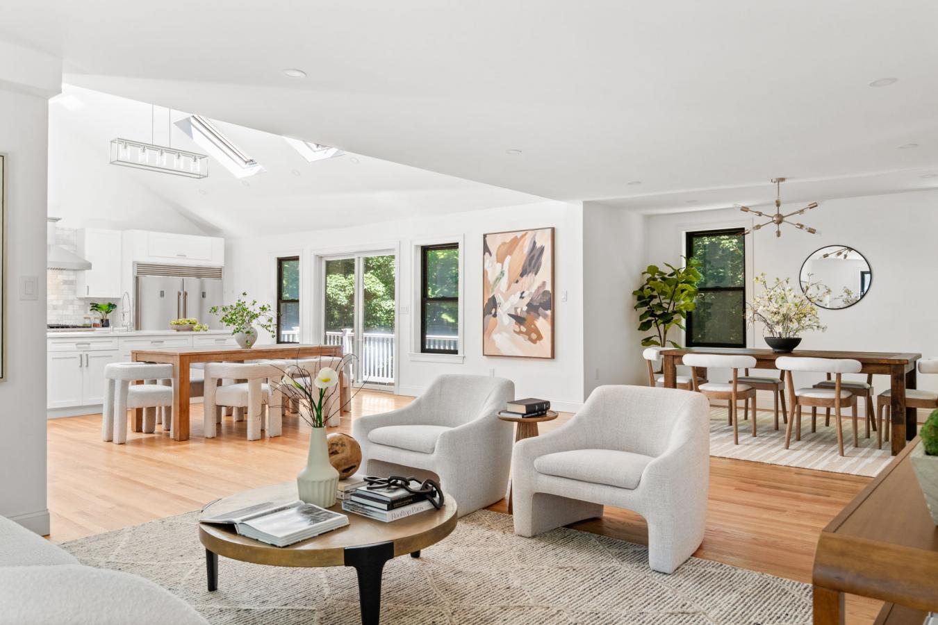 Wellesley, Norfolk, 02481, United States, 5 Bedrooms Bedrooms, ,4 BathroomsBathrooms,Residential,For Sale,1929355
