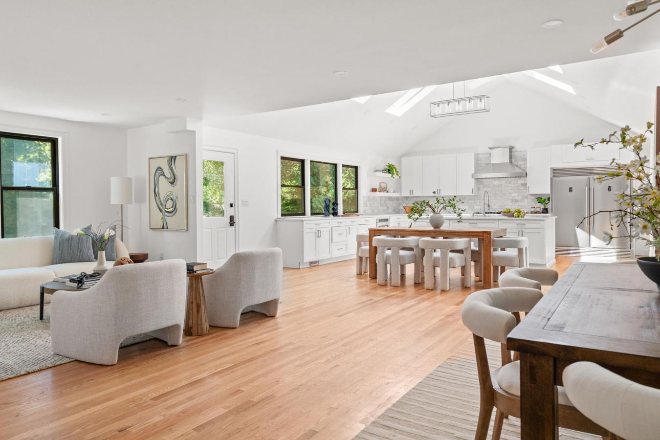 Wellesley, Norfolk, 02481, United States, 5 Bedrooms Bedrooms, ,4 BathroomsBathrooms,Residential,For Sale,1929355