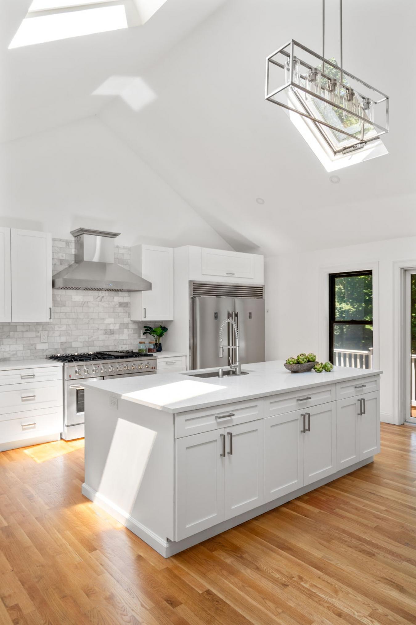 Wellesley, Norfolk, 02481, United States, 5 Bedrooms Bedrooms, ,4 BathroomsBathrooms,Residential,For Sale,1929355