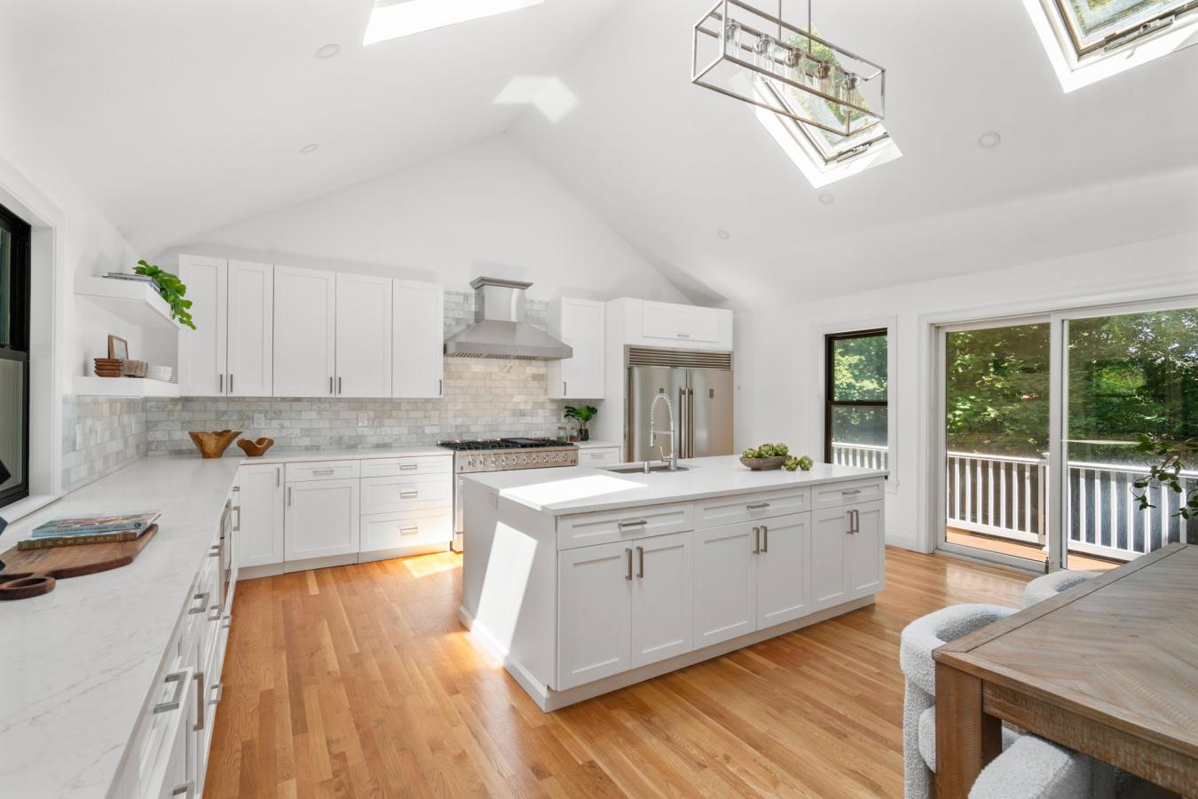 Wellesley, Norfolk, 02481, United States, 5 Bedrooms Bedrooms, ,4 BathroomsBathrooms,Residential,For Sale,1929355