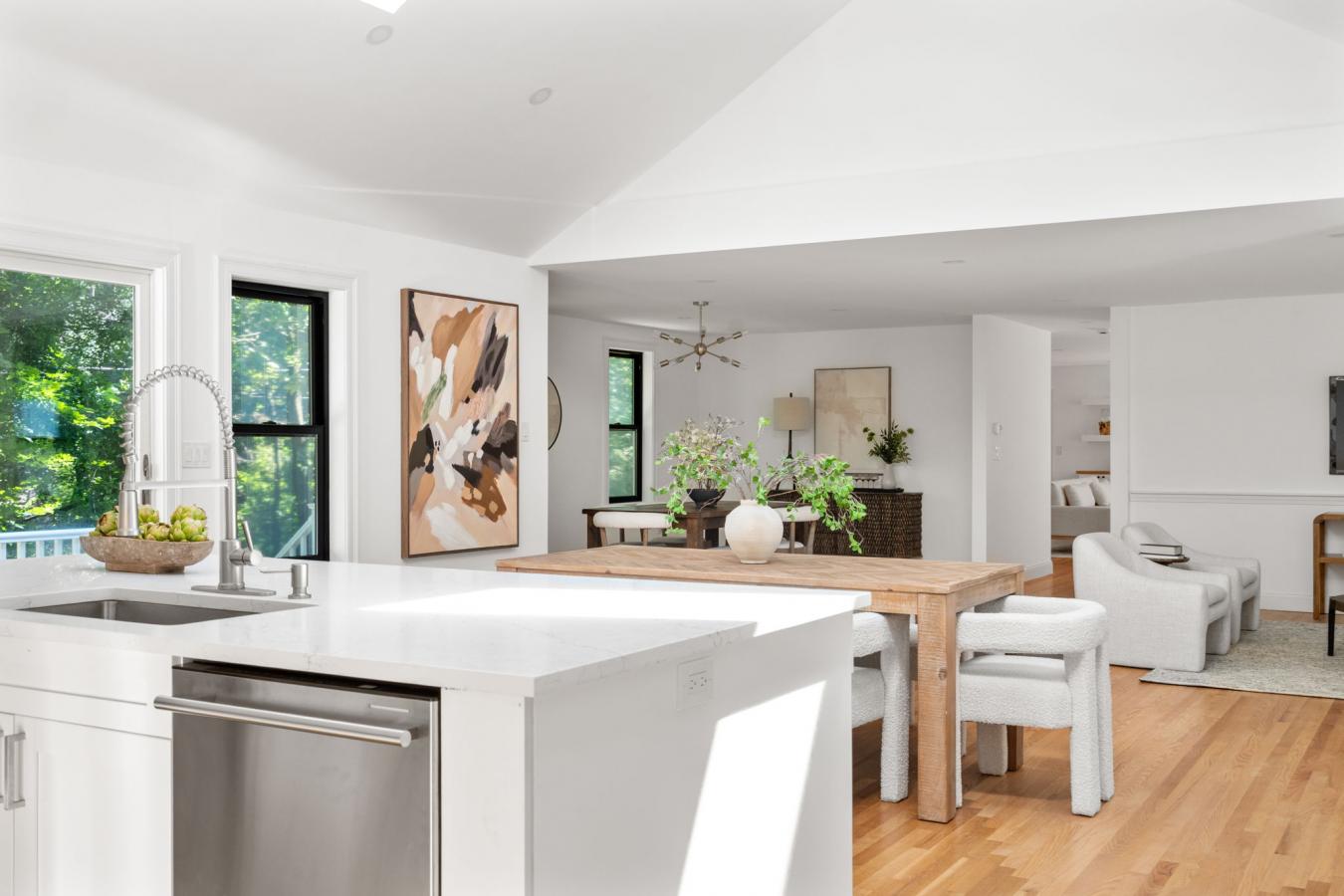 Wellesley, Norfolk, 02481, United States, 5 Bedrooms Bedrooms, ,4 BathroomsBathrooms,Residential,For Sale,1929355