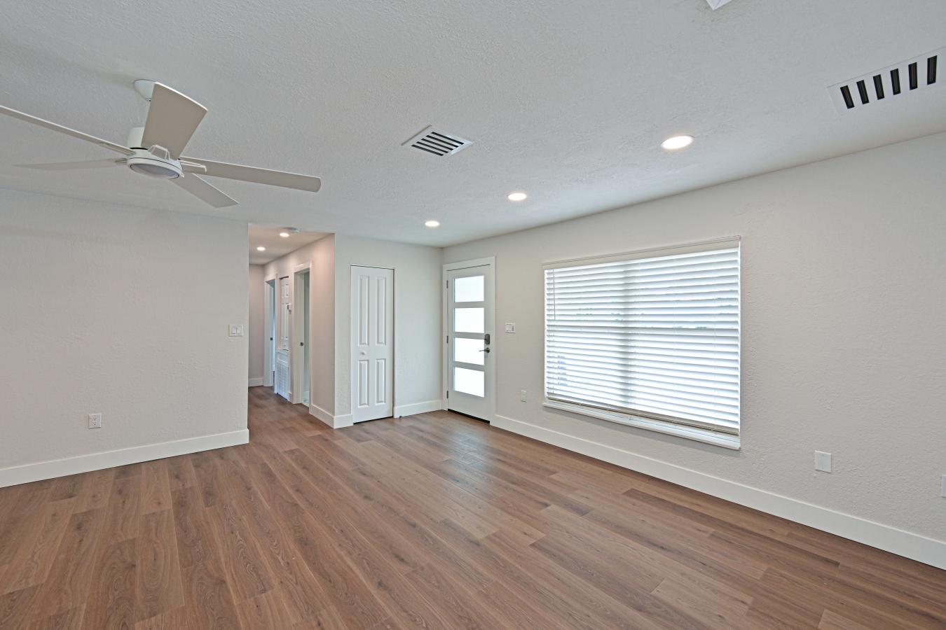 Sarasota, Florida, 34237, United States, 4 Bedrooms Bedrooms, ,2 BathroomsBathrooms,Residential,For Sale,1922215