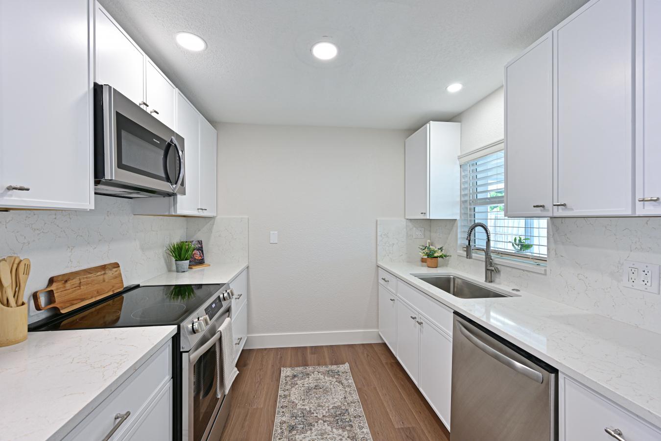 Sarasota, Florida, 34237, United States, 4 Bedrooms Bedrooms, ,2 BathroomsBathrooms,Residential,For Sale,1922215