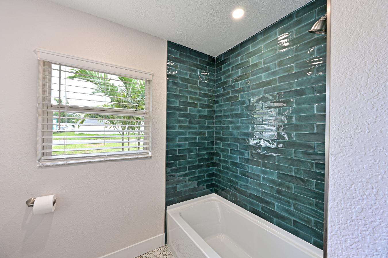 Sarasota, Florida, 34237, United States, 4 Bedrooms Bedrooms, ,2 BathroomsBathrooms,Residential,For Sale,1922215