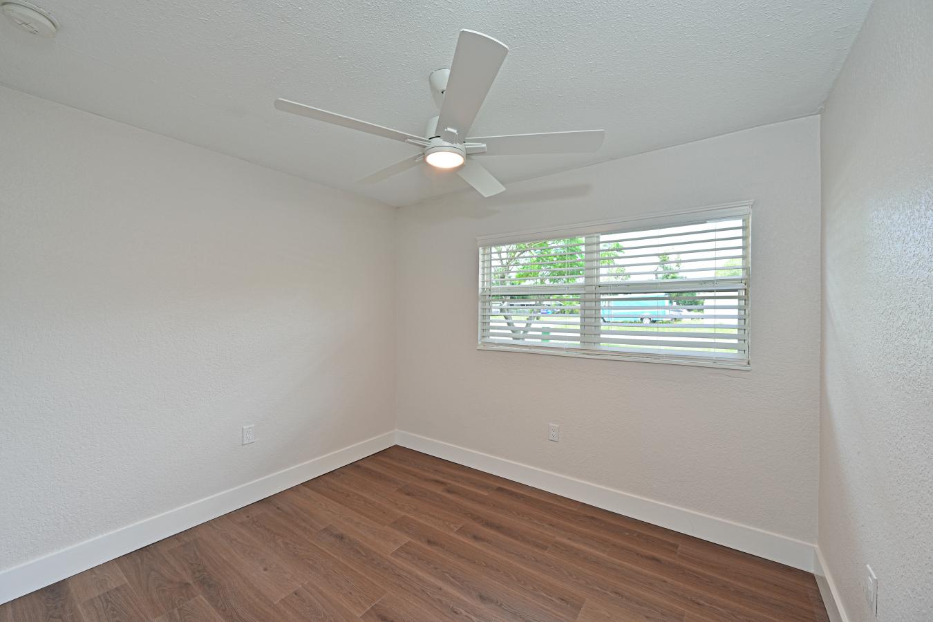 Sarasota, Florida, 34237, United States, 4 Bedrooms Bedrooms, ,2 BathroomsBathrooms,Residential,For Sale,1922215