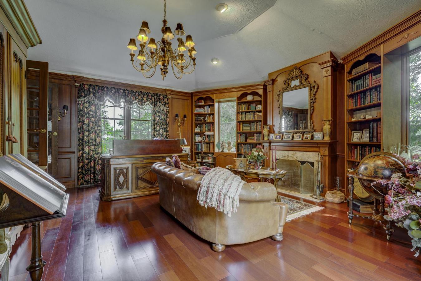 Munson Township, Ohio, 44024, United States, 4 Bedrooms Bedrooms, ,4 BathroomsBathrooms,Residential,For Sale,1922214