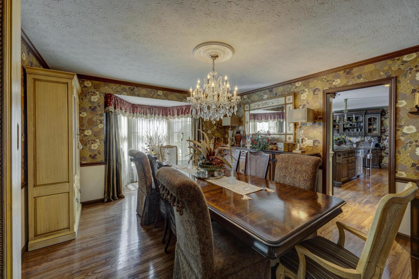 Munson Township, Ohio, 44024, United States, 4 Bedrooms Bedrooms, ,4 BathroomsBathrooms,Residential,For Sale,1922214