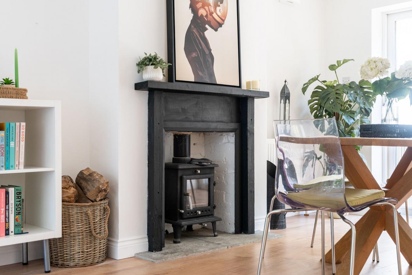 Warlingham, Surrey, CR6 9TJ, United Kingdom, 3 Bedrooms Bedrooms, ,1 BathroomBathrooms,Residential,For Sale,1922603