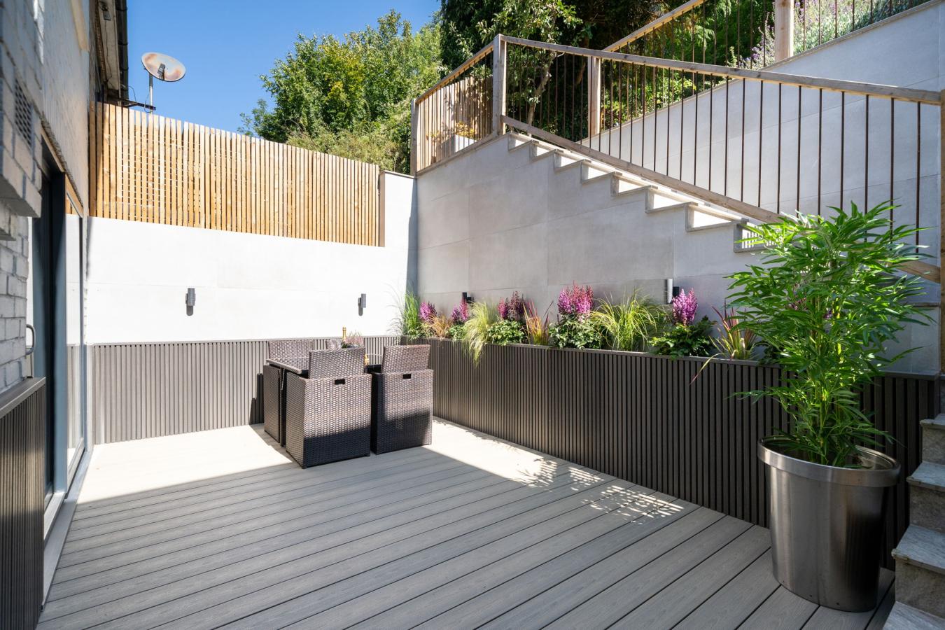 Warlingham, Surrey, CR6 9TJ, United Kingdom, 3 Bedrooms Bedrooms, ,1 BathroomBathrooms,Residential,For Sale,1922603