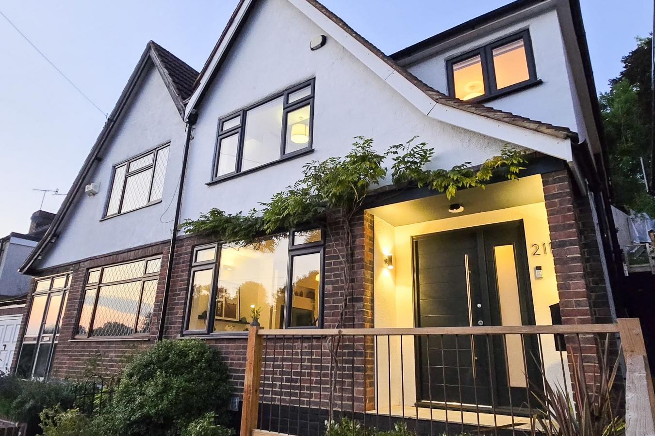 Warlingham, Surrey, CR6 9TJ, United Kingdom, 3 Bedrooms Bedrooms, ,1 BathroomBathrooms,Residential,For Sale,1922603