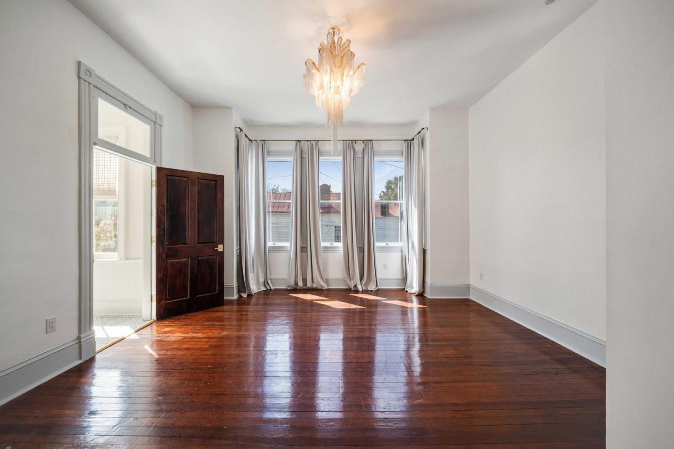 Charleston, Charleston, 29403, United States, 4 Bedrooms Bedrooms, ,4 BathroomsBathrooms,Residential,For Sale,1922597