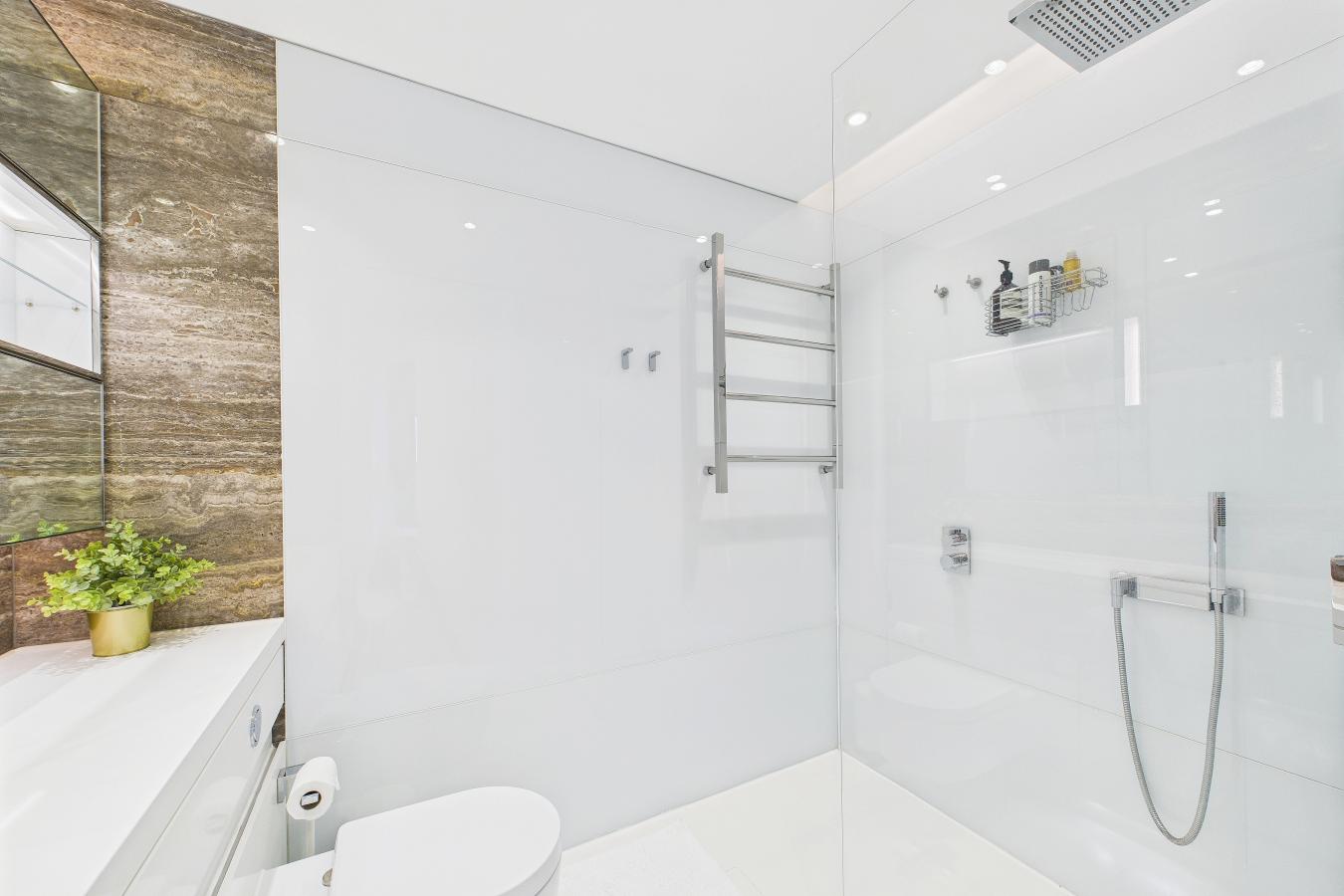 London, SW1P 4FD, United Kingdom, 2 Bedrooms Bedrooms, ,2 BathroomsBathrooms,Residential,For Sale,1922589