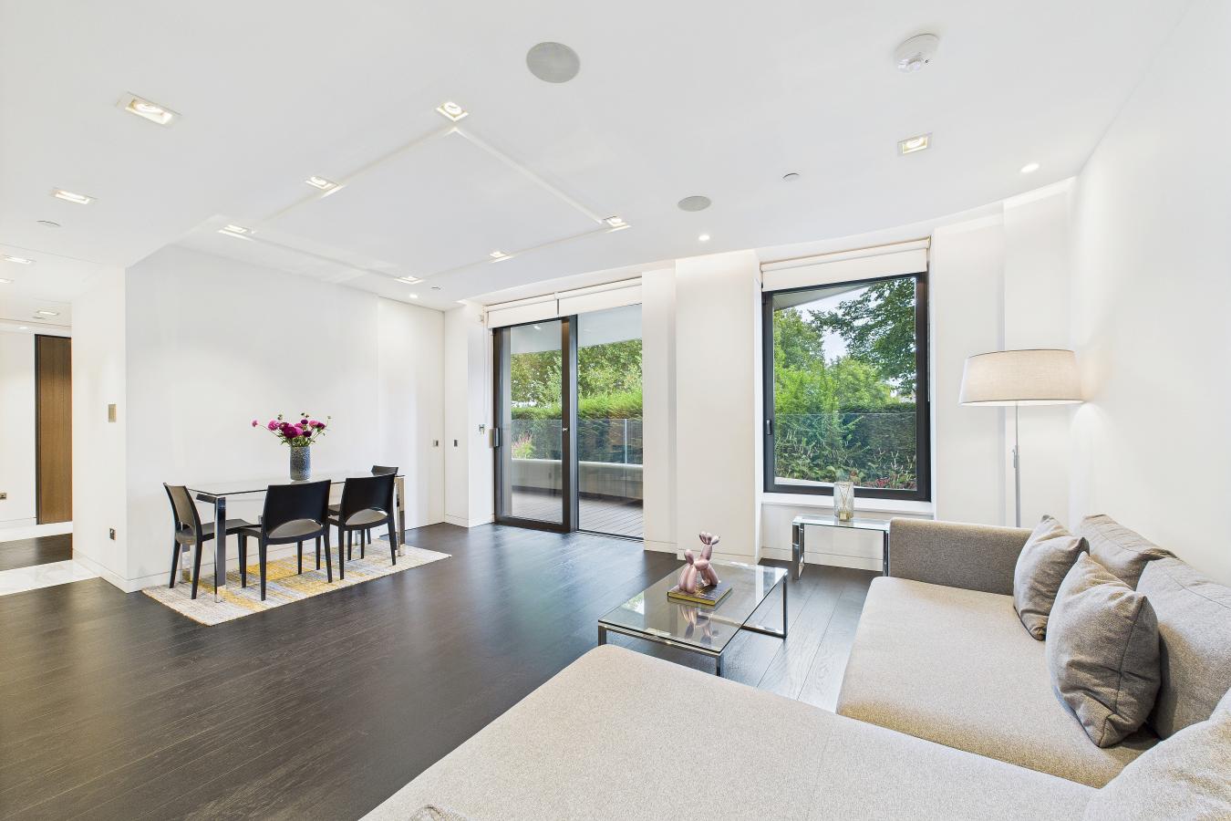 London, SW1P 4FD, United Kingdom, 2 Bedrooms Bedrooms, ,2 BathroomsBathrooms,Residential,For Sale,1922589