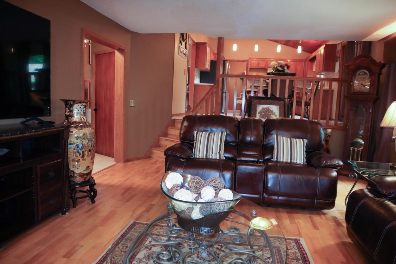 Apple Valley, Dakota, 55124, United States, 5 Bedrooms Bedrooms, ,4 BathroomsBathrooms,Residential,For Sale,1922588