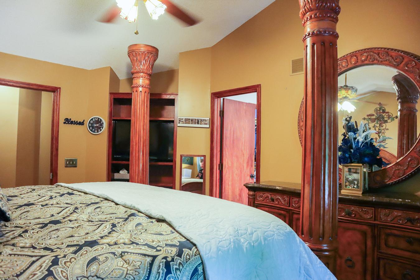 Apple Valley, Dakota, 55124, United States, 5 Bedrooms Bedrooms, ,4 BathroomsBathrooms,Residential,For Sale,1922588