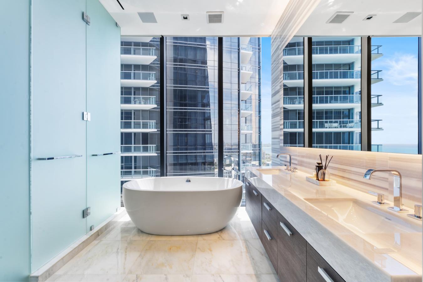 Sunny Isles Beach, Broward, 33160, United States, 2 Bedrooms Bedrooms, ,2 BathroomsBathrooms,Residential,For Sale,1926854