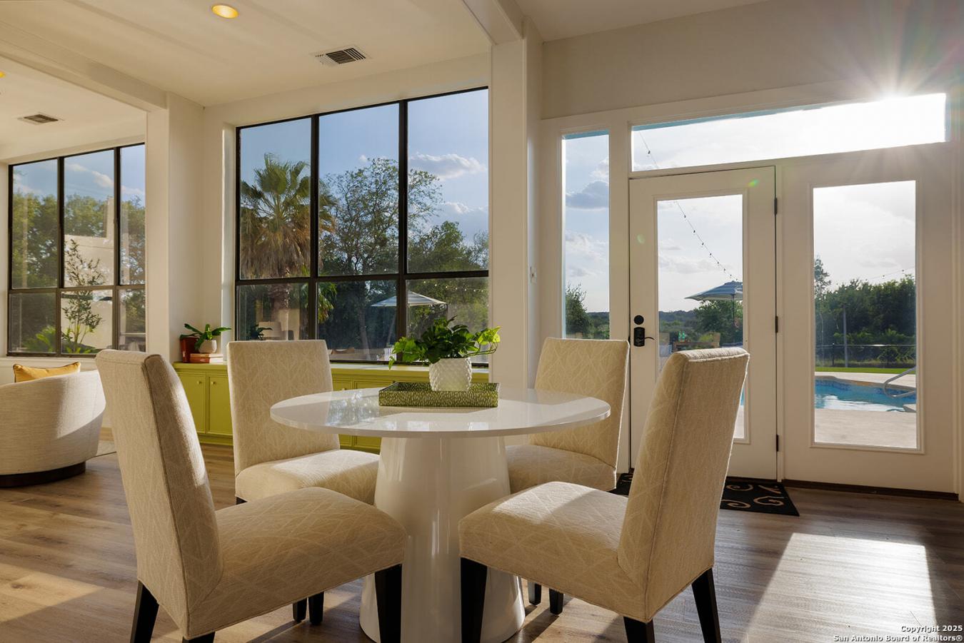 Hollywood Park, Bexar, 78232, United States, 7 Bedrooms Bedrooms, ,6 BathroomsBathrooms,Residential,For Sale,1922584