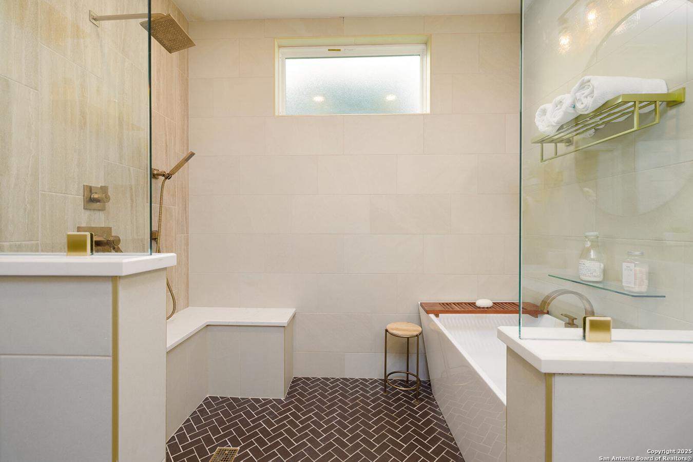 Hollywood Park, Bexar, 78232, United States, 7 Bedrooms Bedrooms, ,6 BathroomsBathrooms,Residential,For Sale,1922584