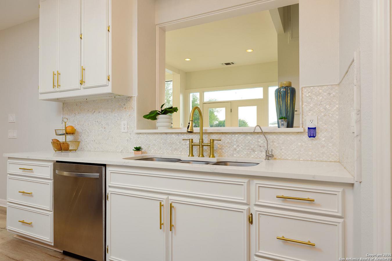 Hollywood Park, Bexar, 78232, United States, 7 Bedrooms Bedrooms, ,6 BathroomsBathrooms,Residential,For Sale,1922584