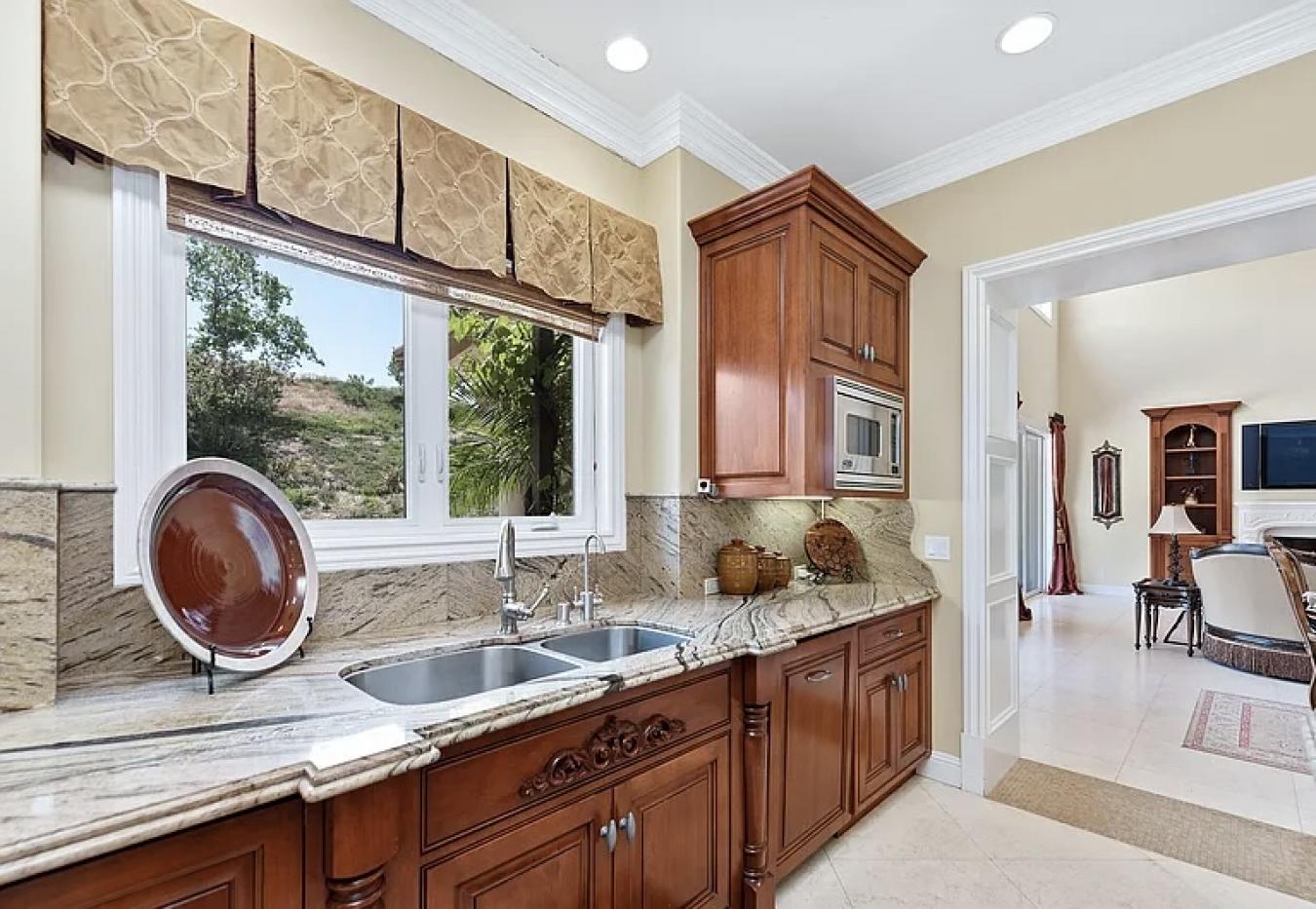 Simi Valley, Ventura, 93065, United States, 5 Bedrooms Bedrooms, ,4 BathroomsBathrooms,Residential,For Sale,1926853