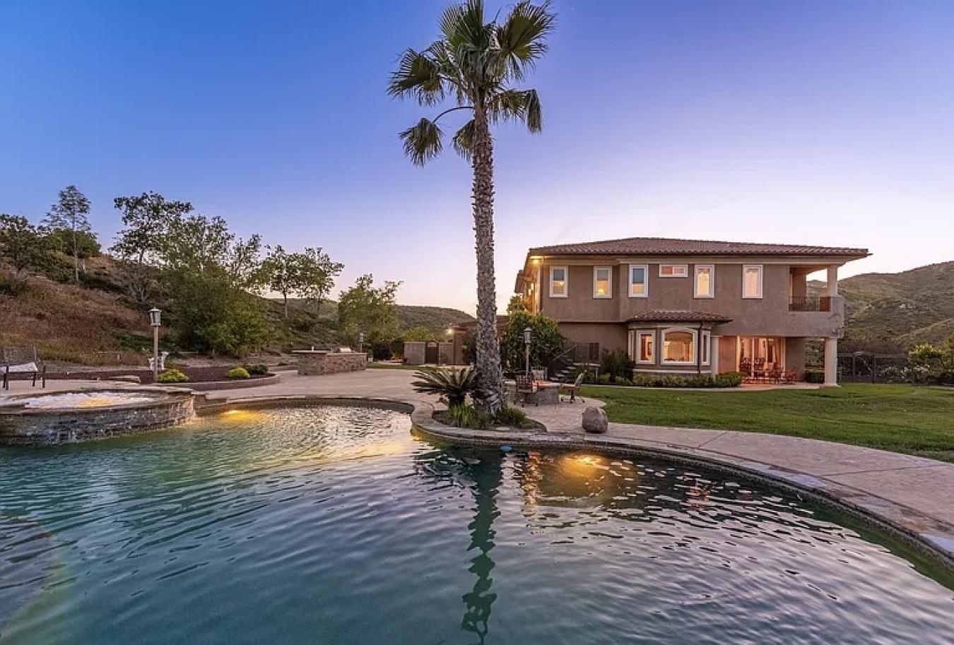 Simi Valley, Ventura, 93065, United States, 5 Bedrooms Bedrooms, ,4 BathroomsBathrooms,Residential,For Sale,1926853