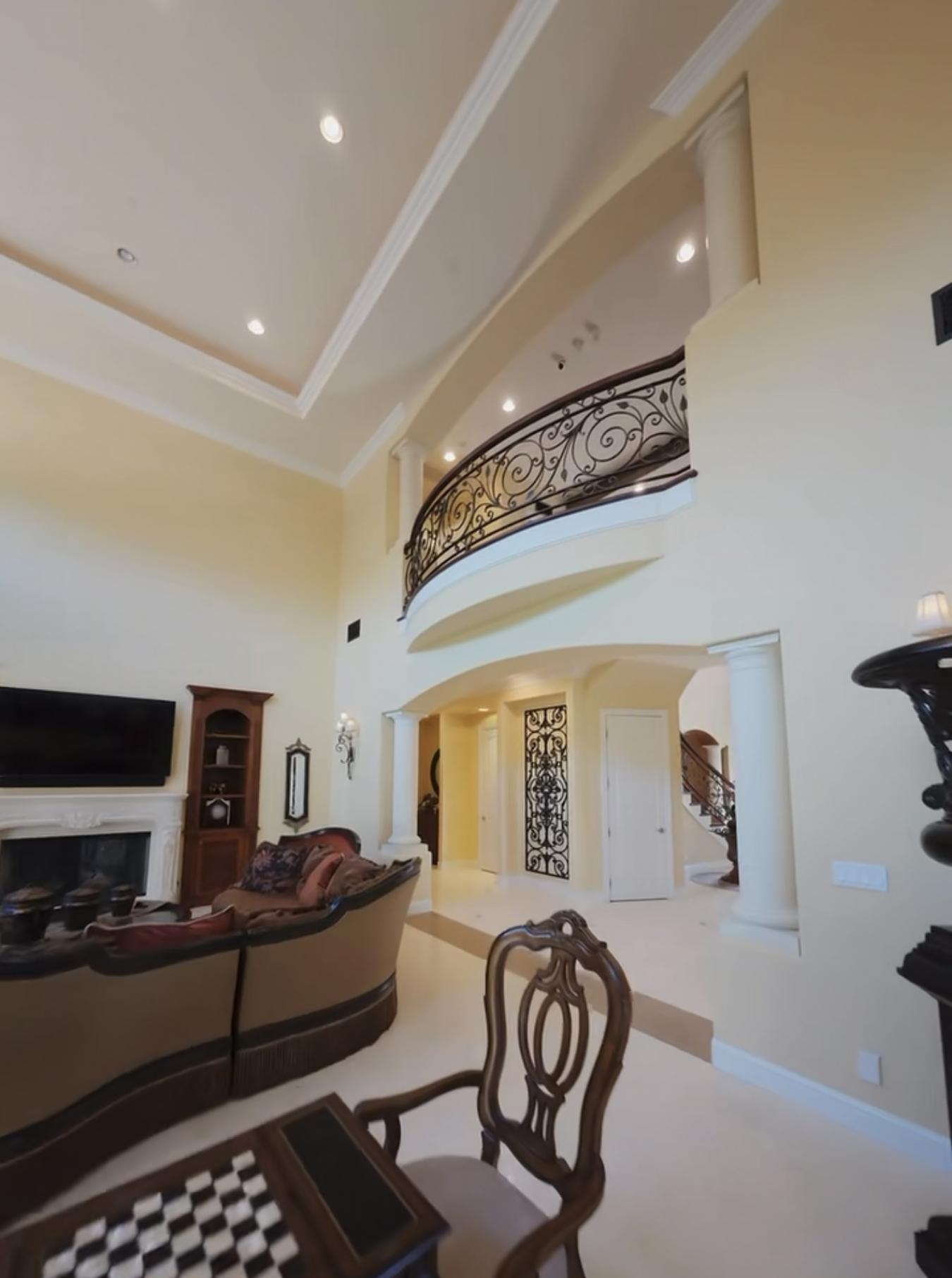 Simi Valley, Ventura, 93065, United States, 5 Bedrooms Bedrooms, ,4 BathroomsBathrooms,Residential,For Sale,1926853