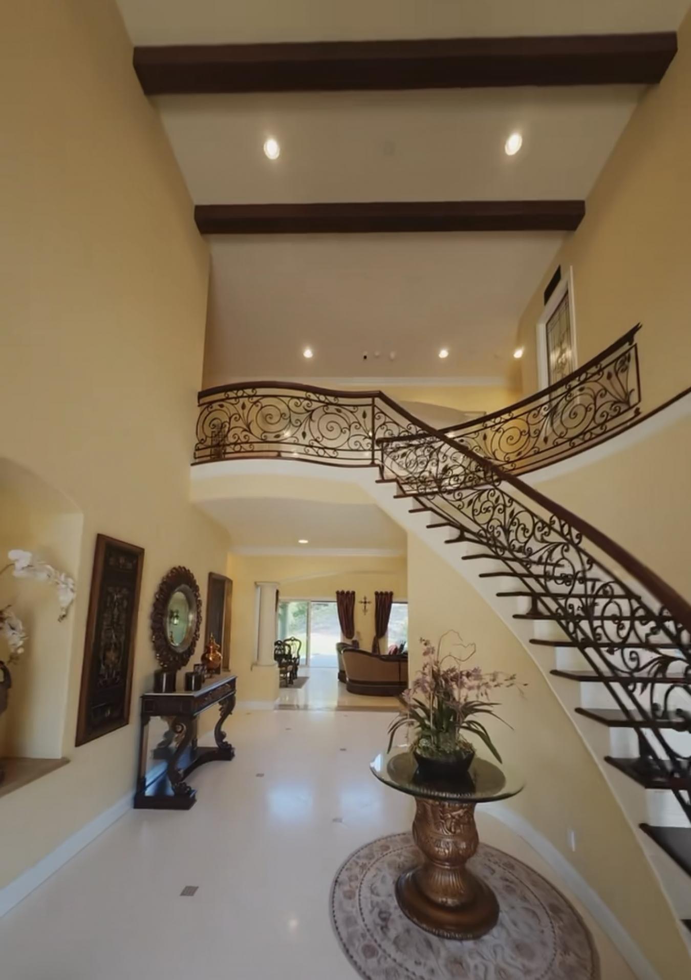 Simi Valley, Ventura, 93065, United States, 5 Bedrooms Bedrooms, ,4 BathroomsBathrooms,Residential,For Sale,1926853