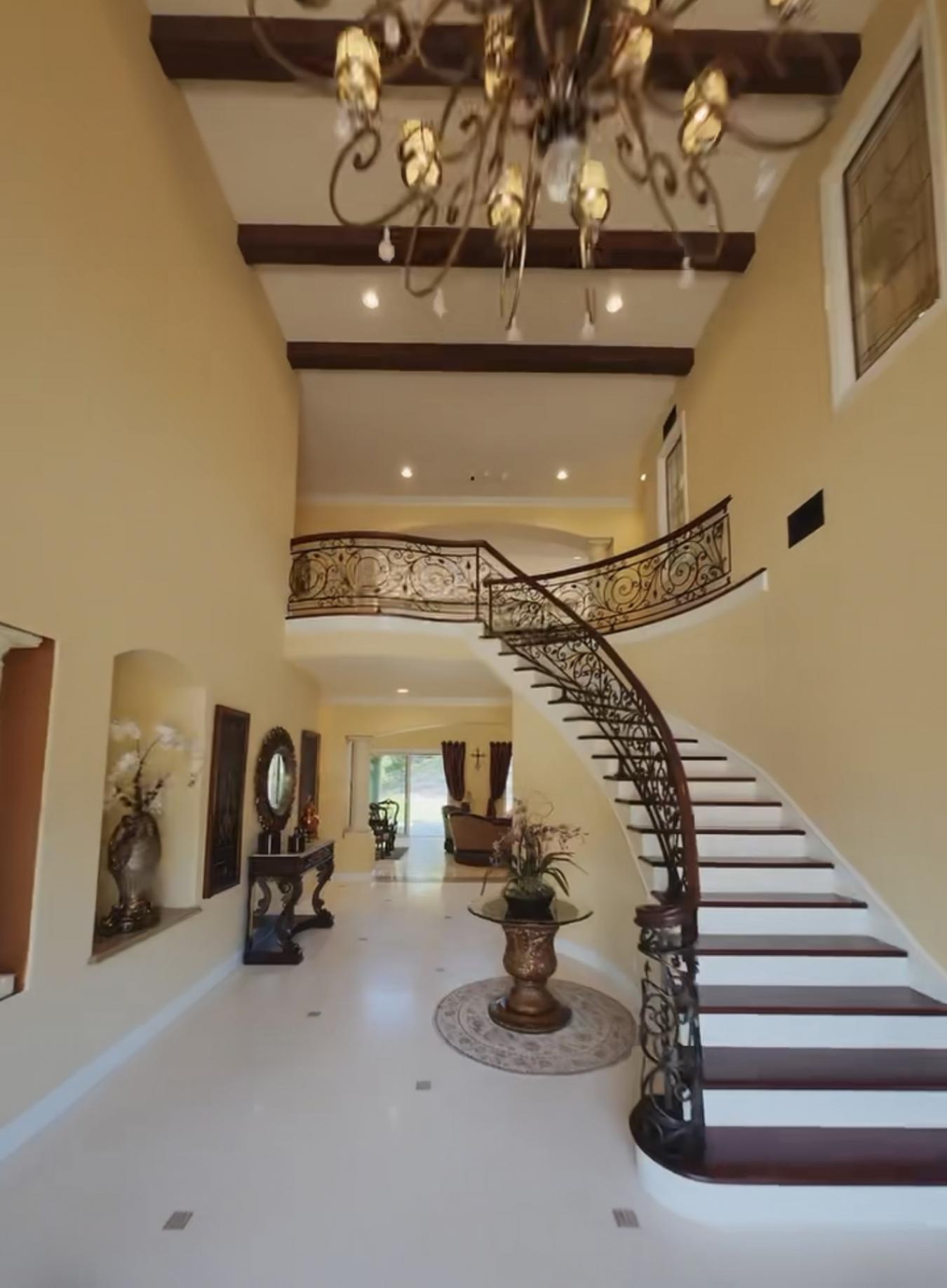 Simi Valley, Ventura, 93065, United States, 5 Bedrooms Bedrooms, ,4 BathroomsBathrooms,Residential,For Sale,1926853