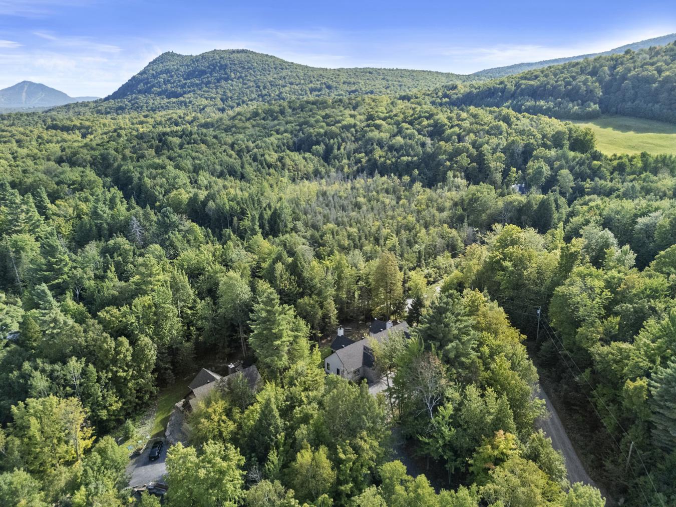 AUSTIN, QC, J0B1B0, Canada, 3 Bedrooms Bedrooms, ,2 BathroomsBathrooms,Residential,For Sale,1926849