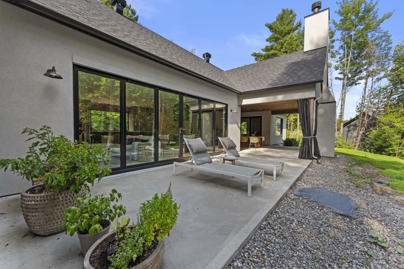 AUSTIN, QC, J0B1B0, Canada, 3 Bedrooms Bedrooms, ,2 BathroomsBathrooms,Residential,For Sale,1926849