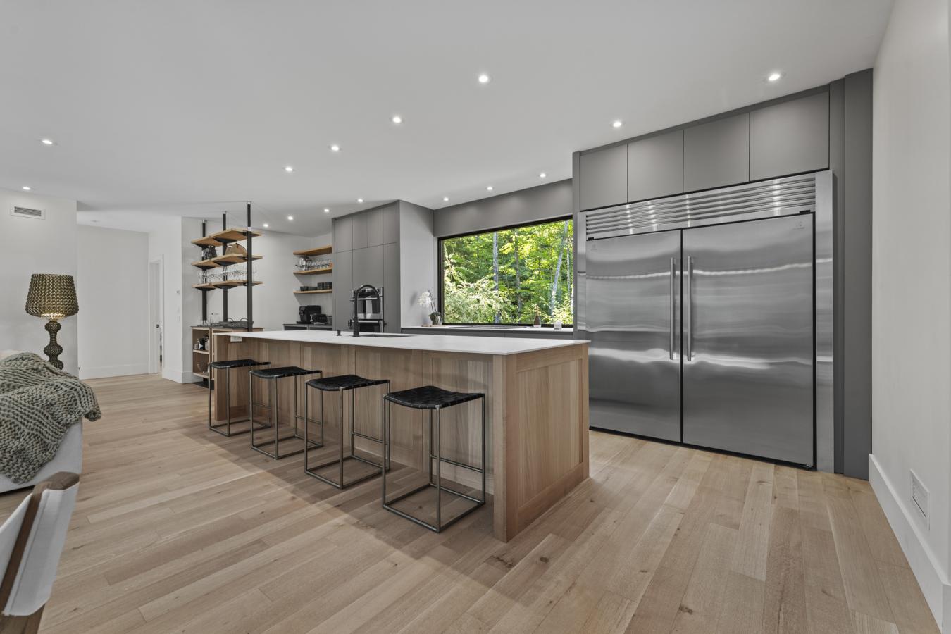 AUSTIN, QC, J0B1B0, Canada, 3 Bedrooms Bedrooms, ,2 BathroomsBathrooms,Residential,For Sale,1926849